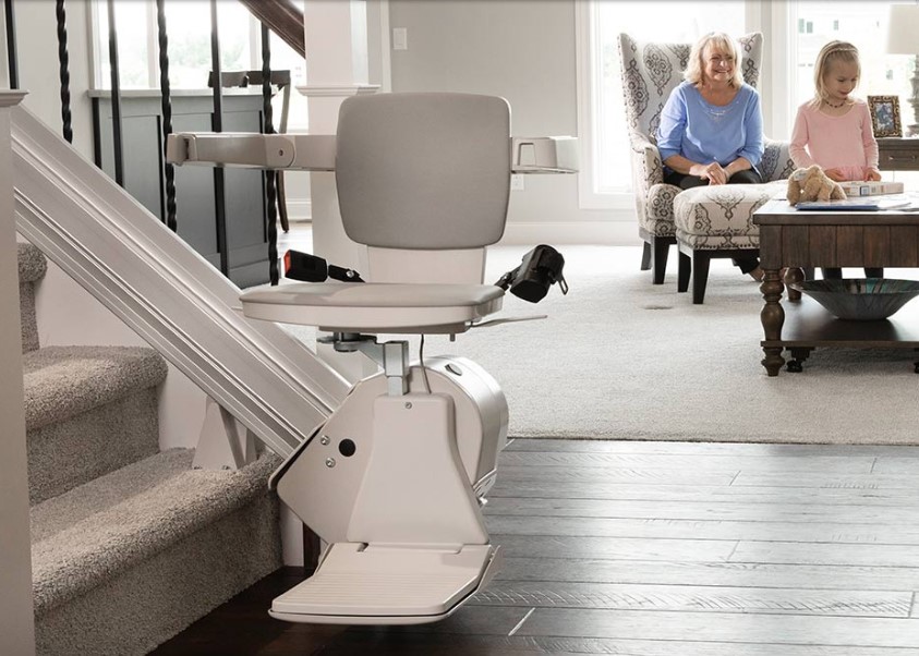 3 Benefits of Installing a Stair Lift With Mobility 123