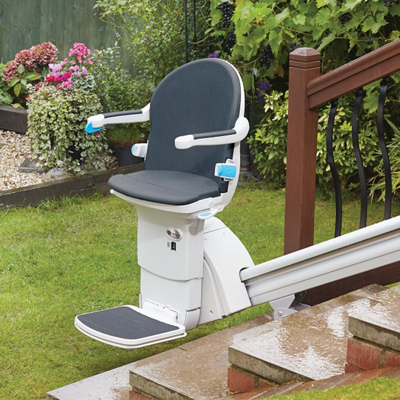 Commercial Outdoor Stairlift | Handicare 1000 cover